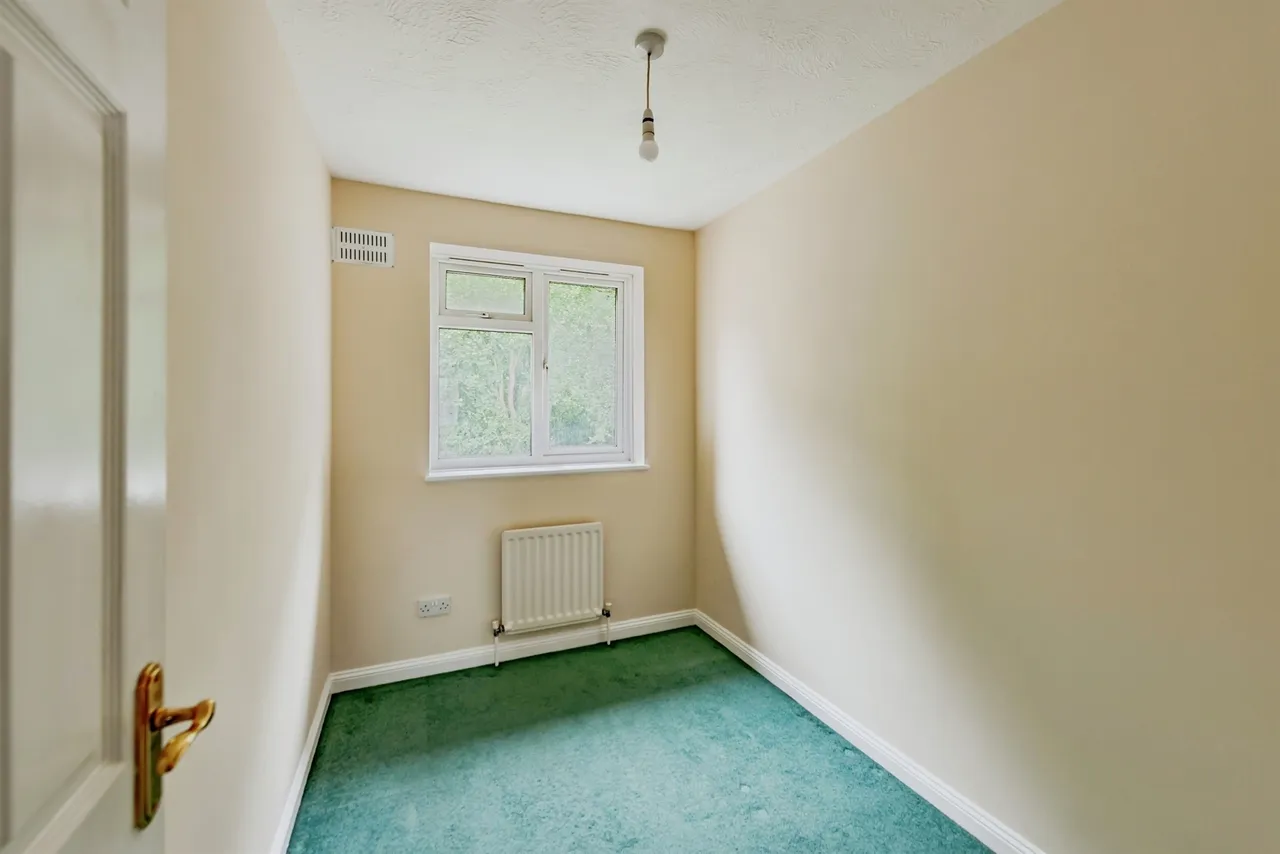 Ferndown, Crawley, RH10, photo 11