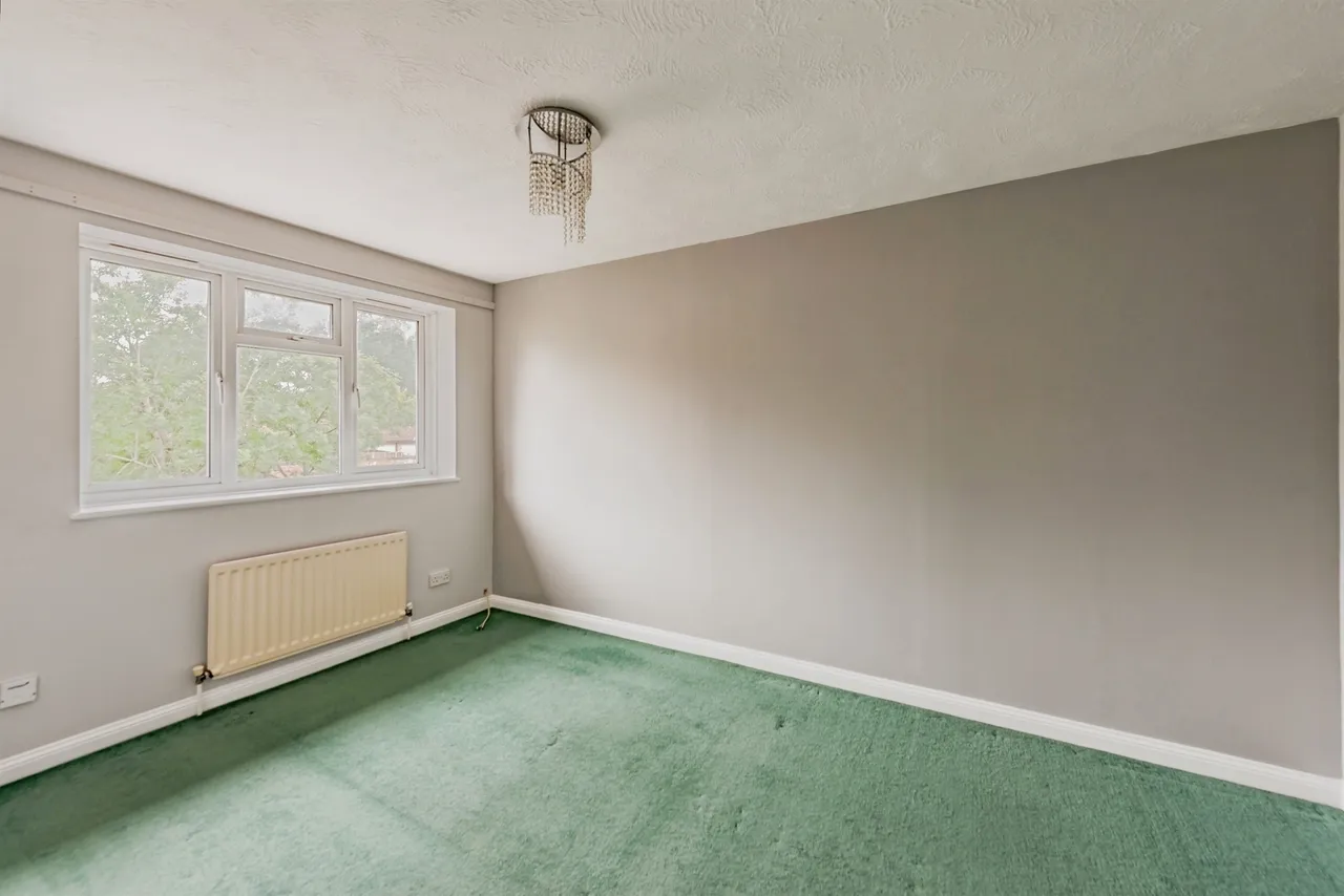 Ferndown, Crawley, RH10, photo 9