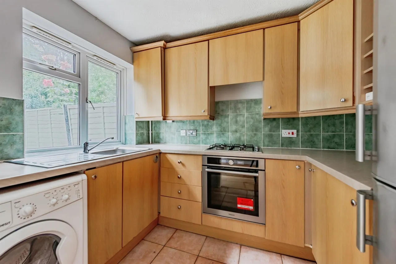 Ferndown, Crawley, RH10, photo 5