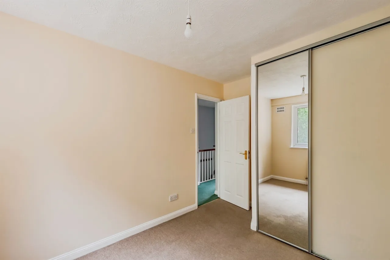 Ferndown, Crawley, RH10, photo 13