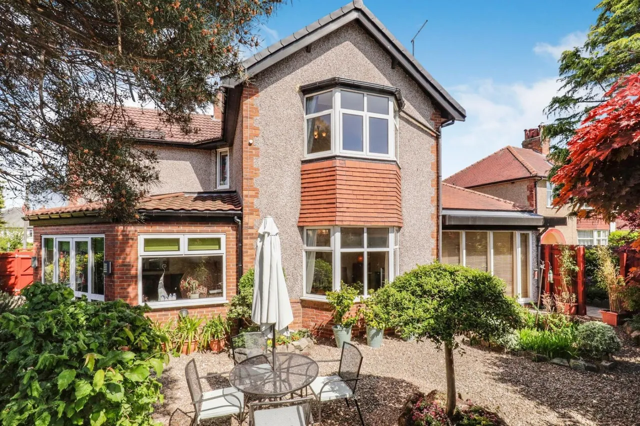 5 bed house for sale — Chelmsford Road, Harrogate