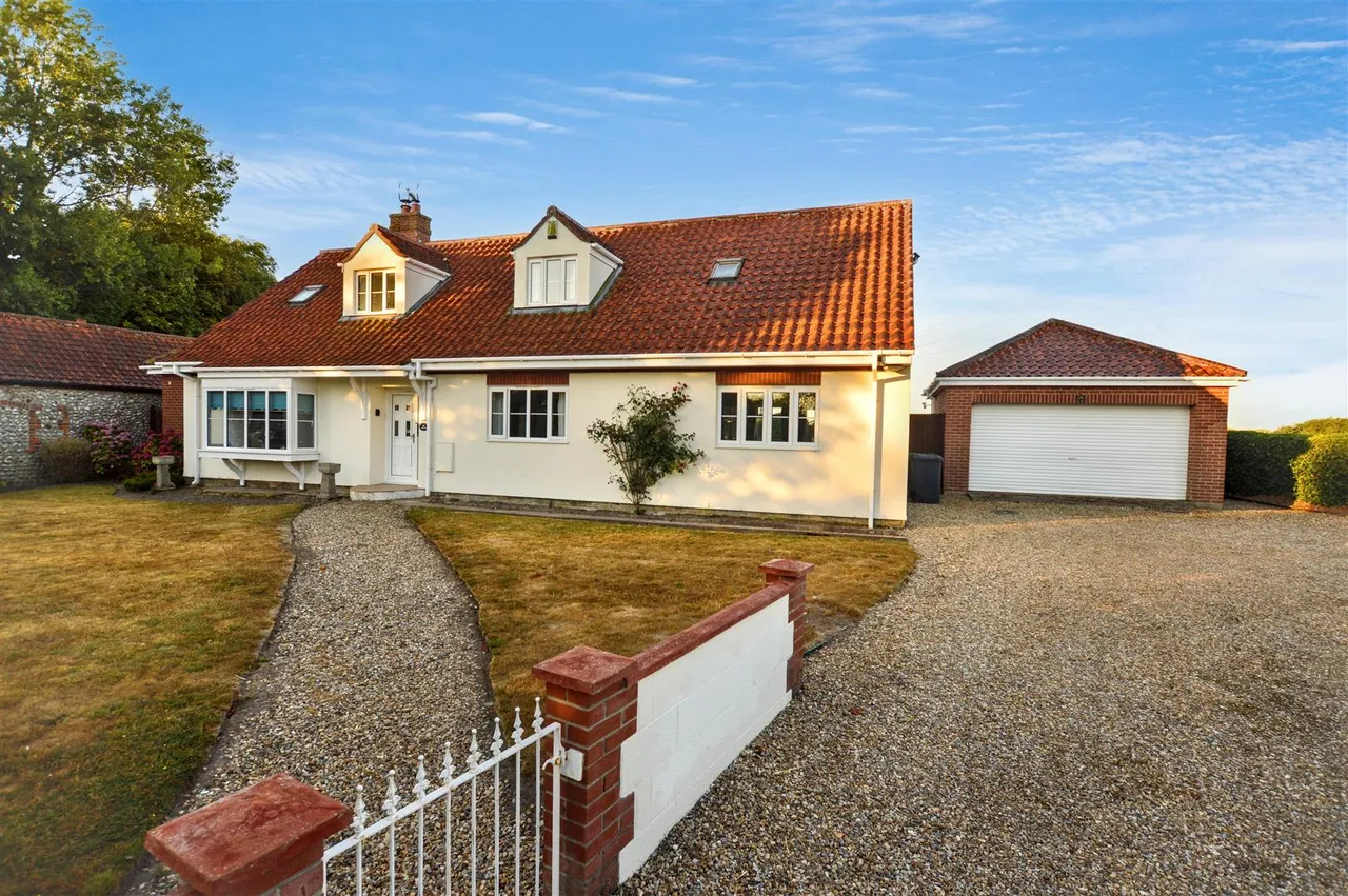 Church Road, West Beckham, NR25, photo 29