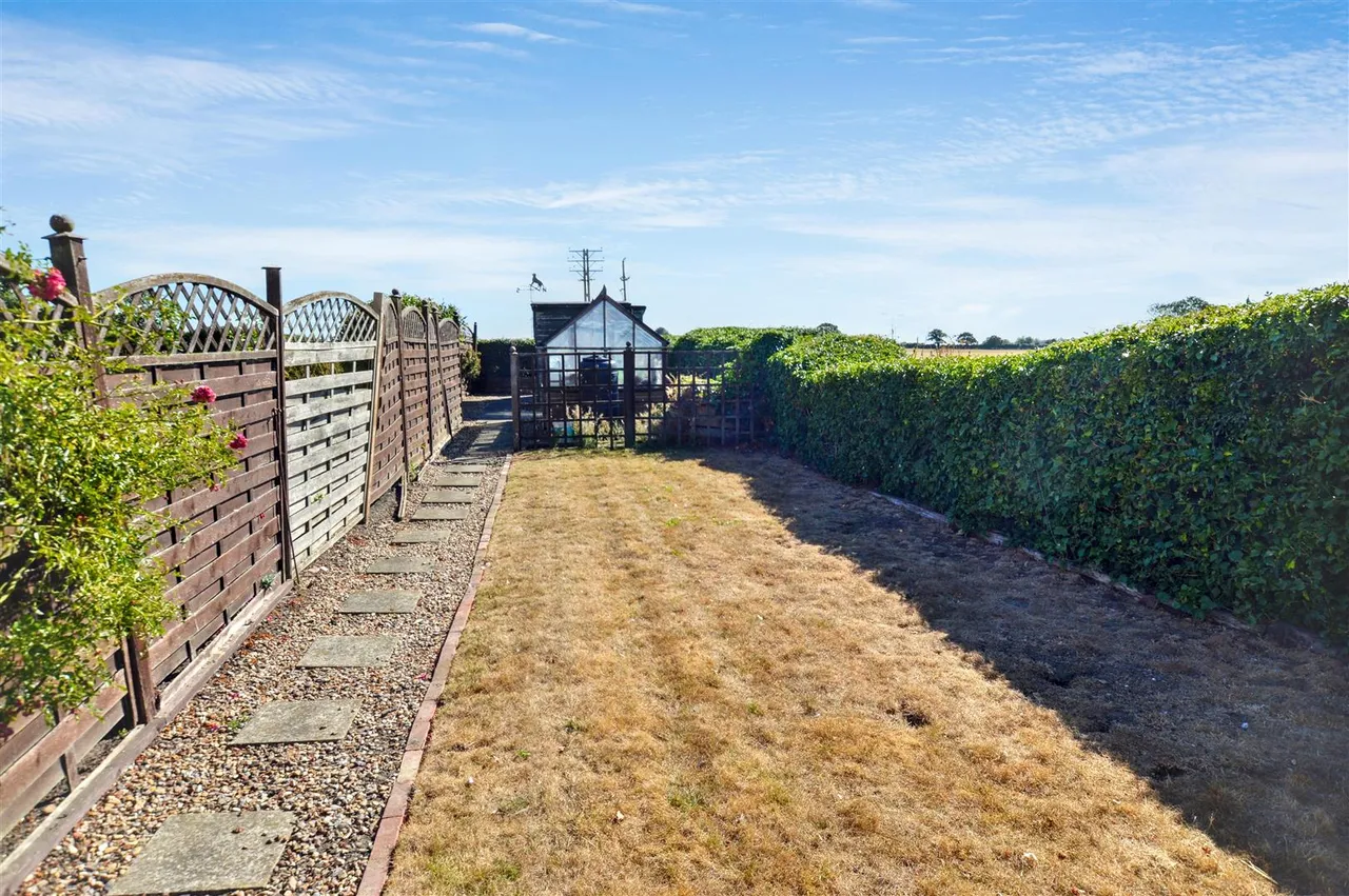 Church Road, West Beckham, NR25, photo 31