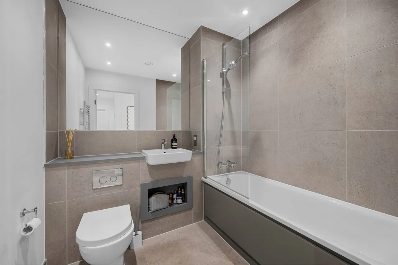 Osiers Road, London, SW18, photo 8