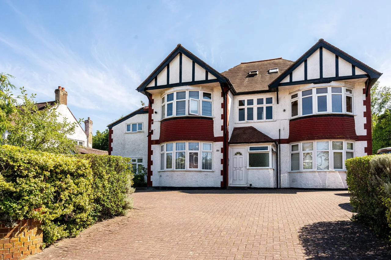 2 bed flat to rent — Flat 4, 86 Addiscombe Road, Croydon