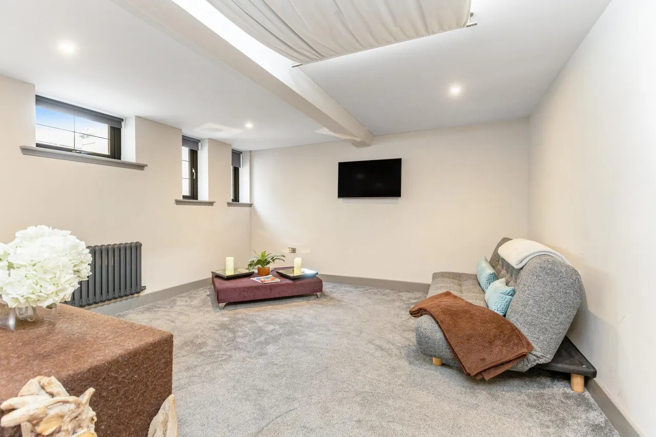 Trafalgar Lane, Leith, EH6, photo 11