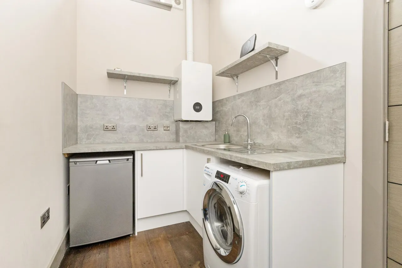 Trafalgar Lane, Leith, EH6, photo 28