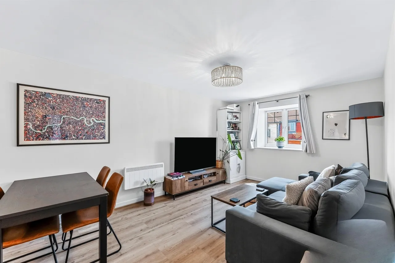 Schoolgate Drive, Morden, SM4, photo 2