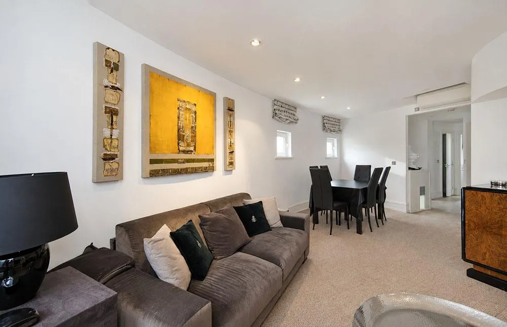 2 bed flat to rent, Hall Road, St John's Wood, NW8