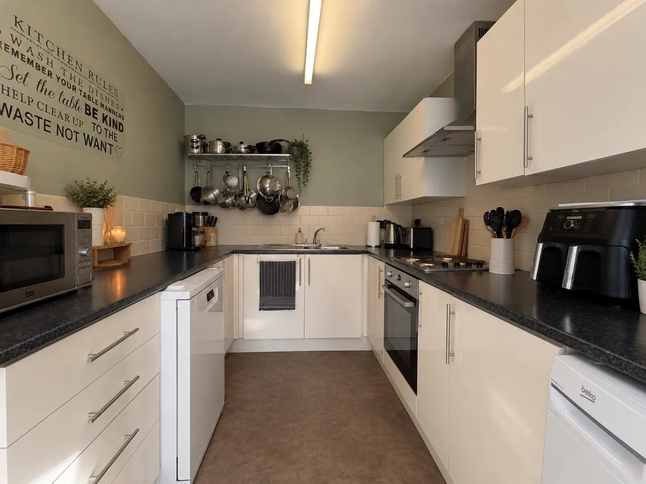Hove Court, Lee-On-The-Solent, PO13, photo 2