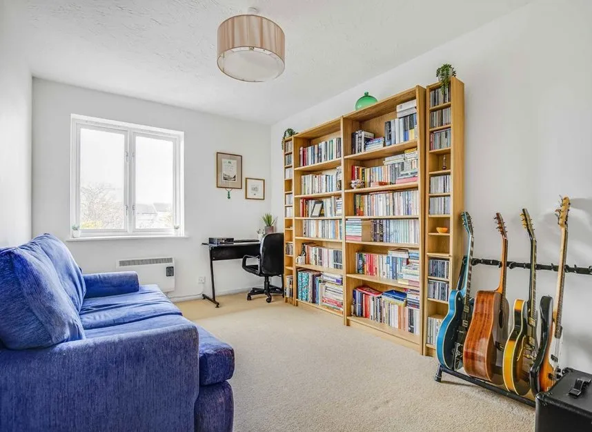 Winterburn Close, N11, photo 4