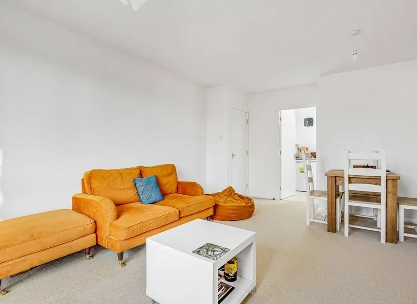 Winterburn Close, N11, photo 8