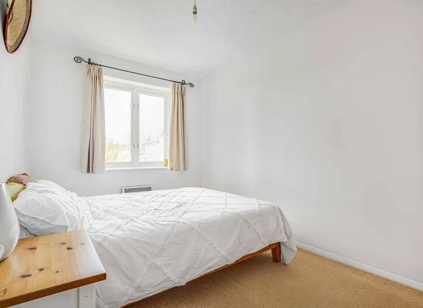 Winterburn Close, N11, photo 7