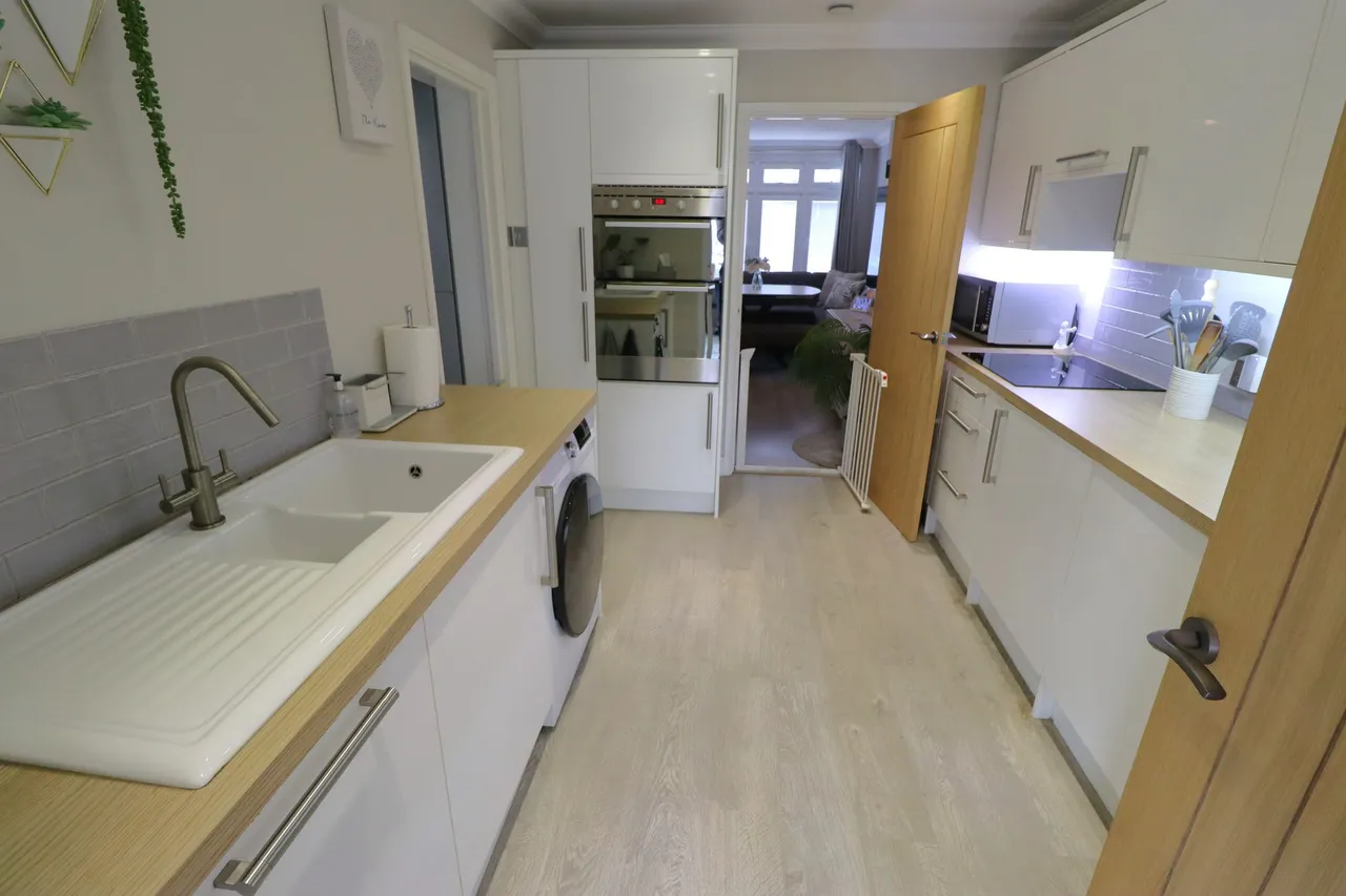 Windsor Way, Rayleigh, Essex, SS6 8PF, photo 9