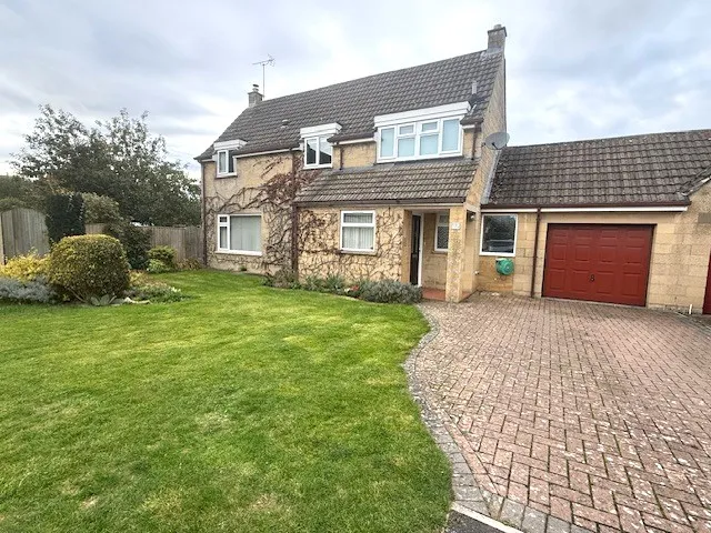 3 bed house for sale — Cherry Tree Drive, Cirencester, GL7