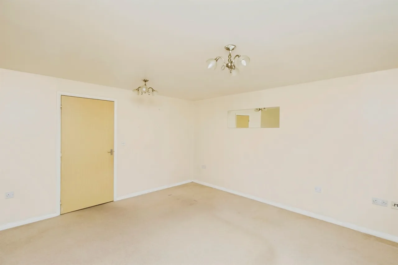 Black Eagle Court, Burton-On-Trent, DE14, photo 13