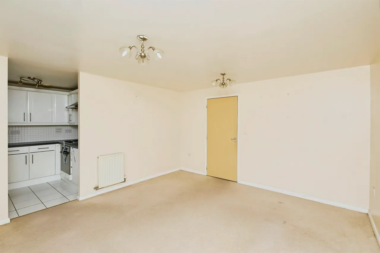 Black Eagle Court, Burton-On-Trent, DE14, photo 8