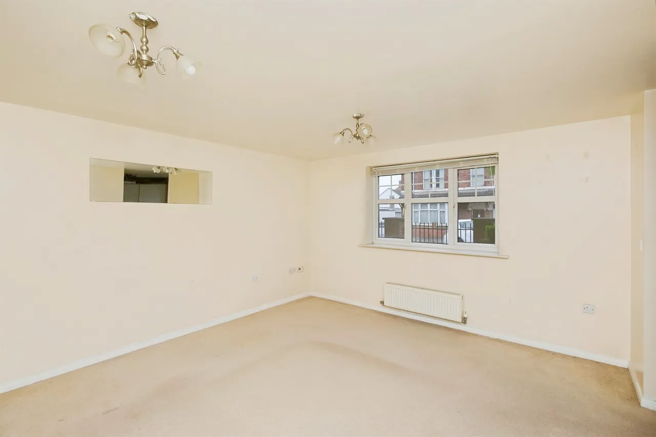 Black Eagle Court, Burton-On-Trent, DE14, photo 6