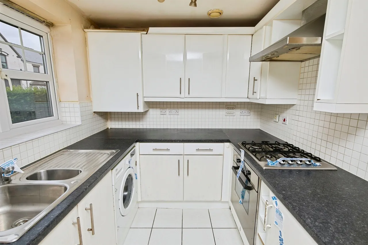 Black Eagle Court, Burton-On-Trent, DE14, photo 3