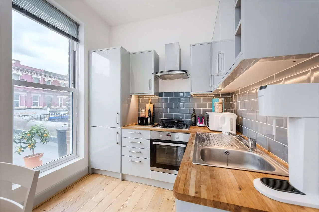 1 bed flat to rent, Dorothy Road, London, SW11