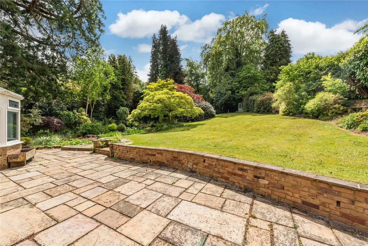 Broomfield Park, Westcott, RH4, photo 5