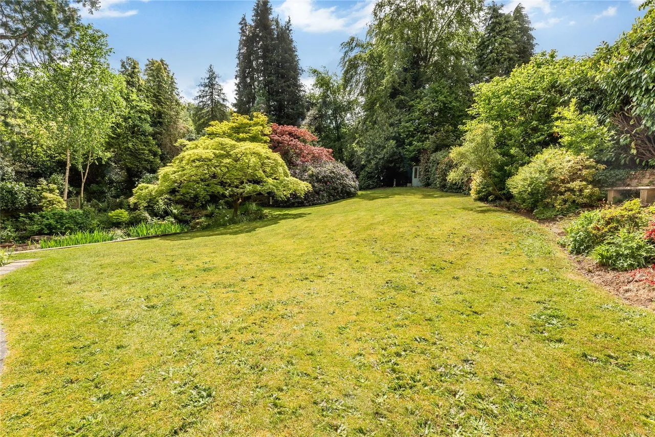 Broomfield Park, Westcott, RH4, photo 9