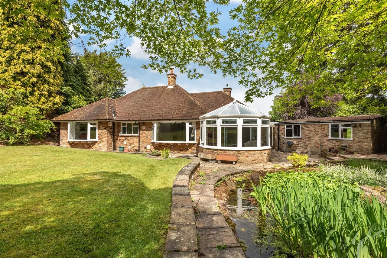 Broomfield Park, Westcott, RH4, photo 16