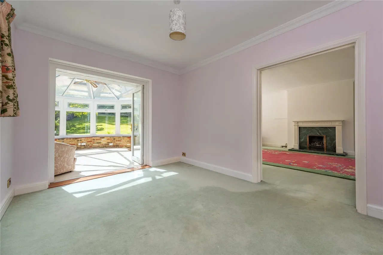 Broomfield Park, Westcott, RH4, photo 6