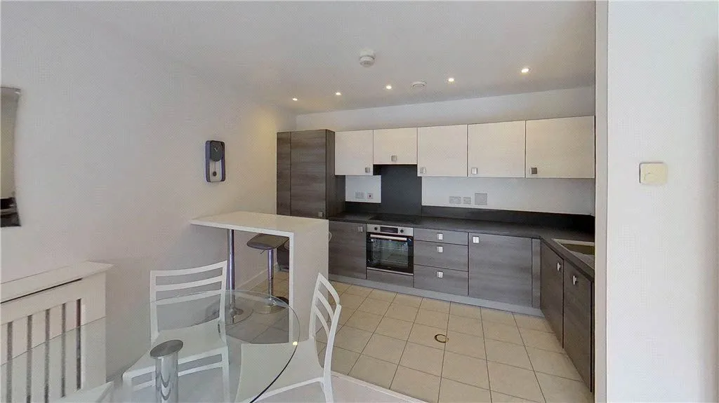 Flat 26, 17 Nelson Walk, London, photo 7
