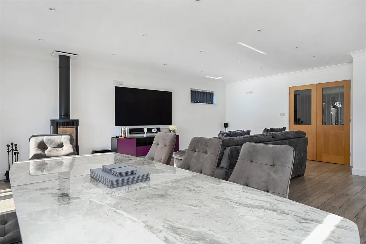 Ashdene Road, Ash, Guildford, Surrey, GU12 6TB, photo 6