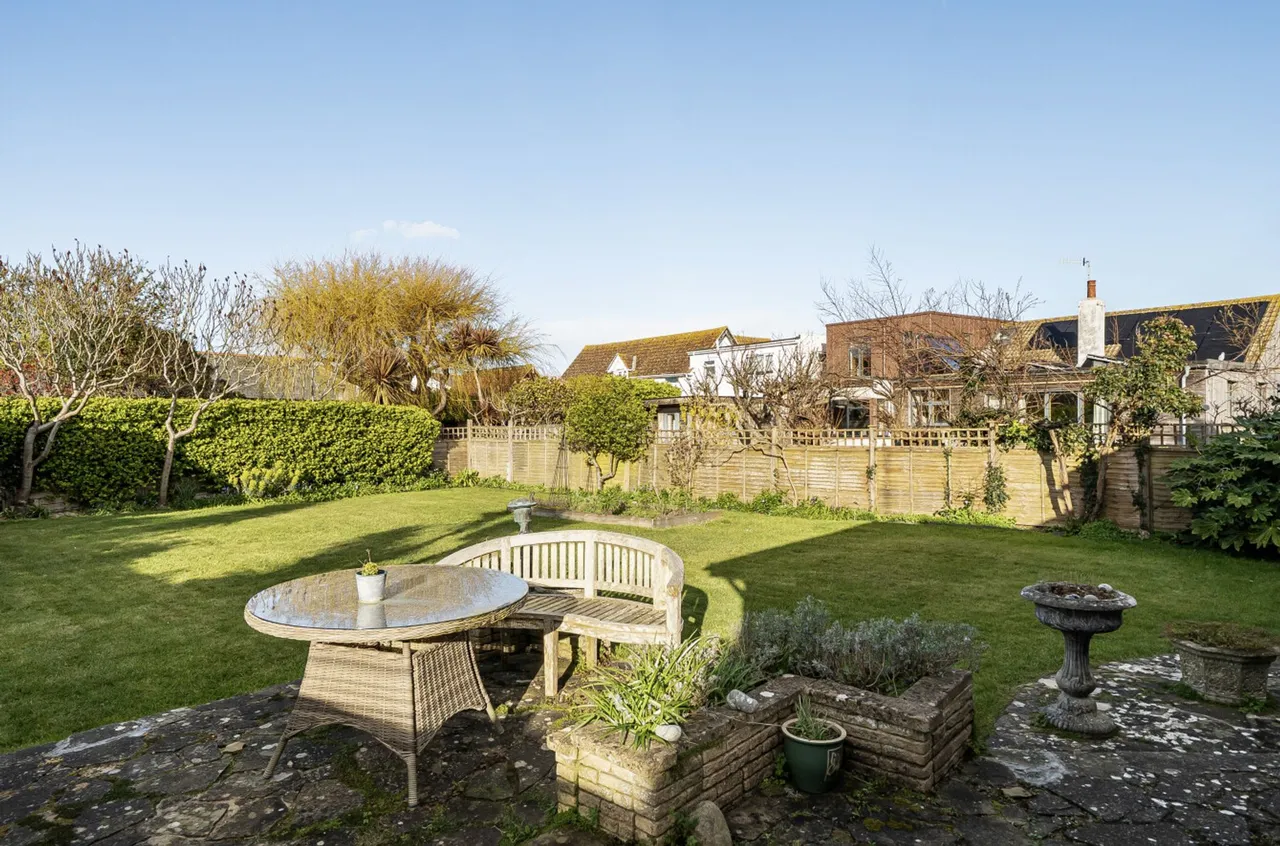 James Street, Selsey, PO20, photo 21