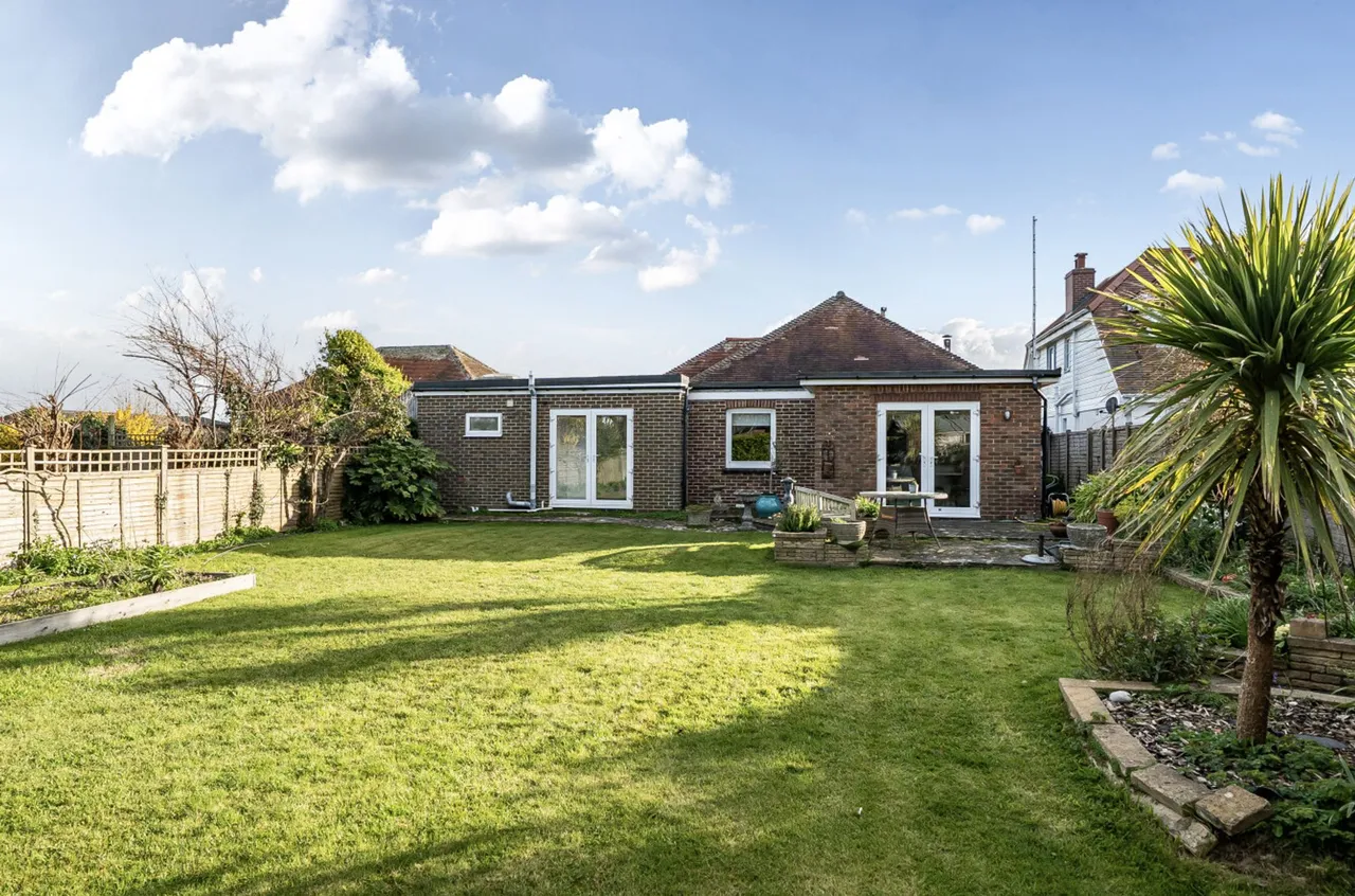 James Street, Selsey, PO20, photo 23