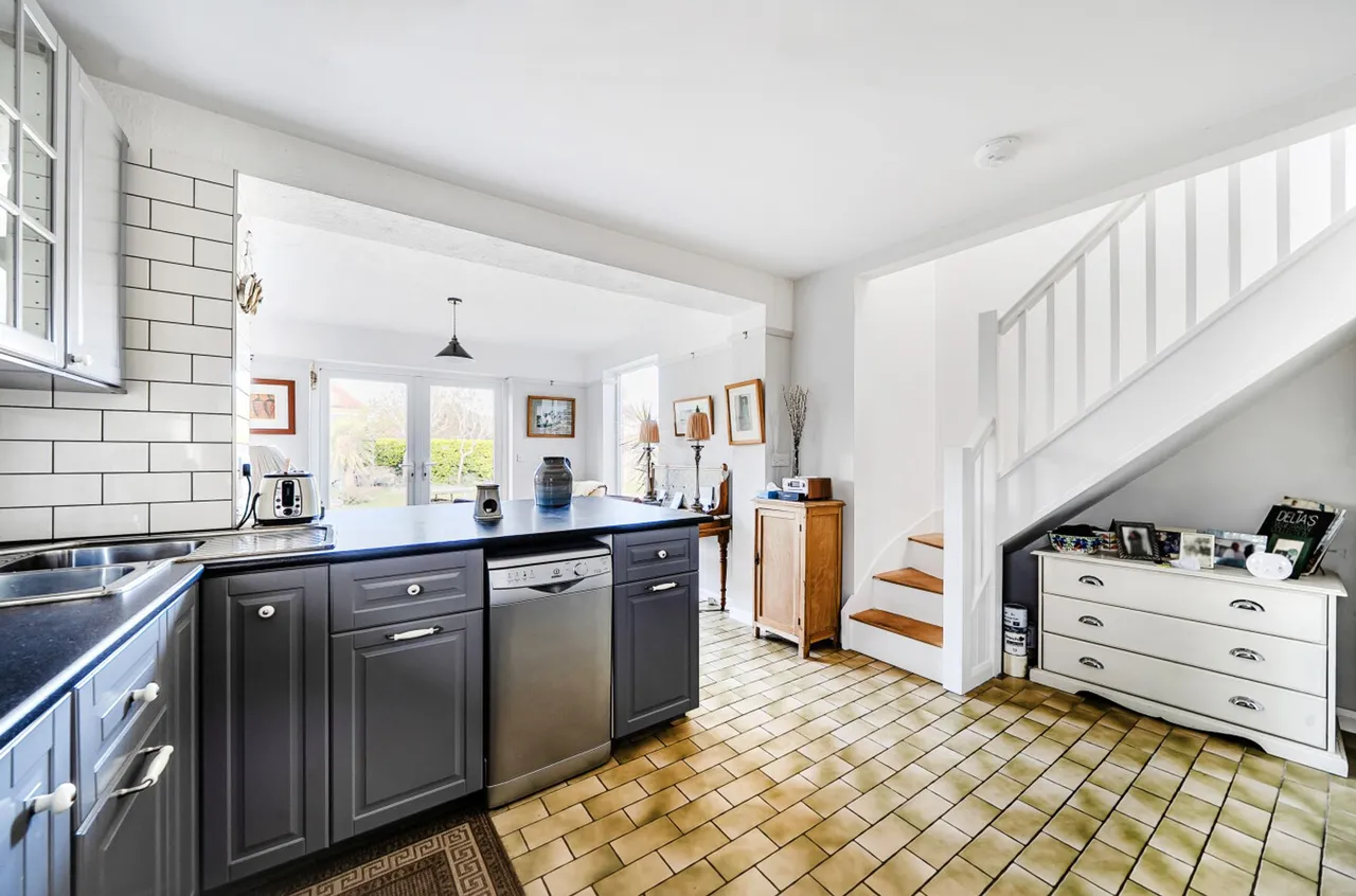 James Street, Selsey, PO20, photo 6