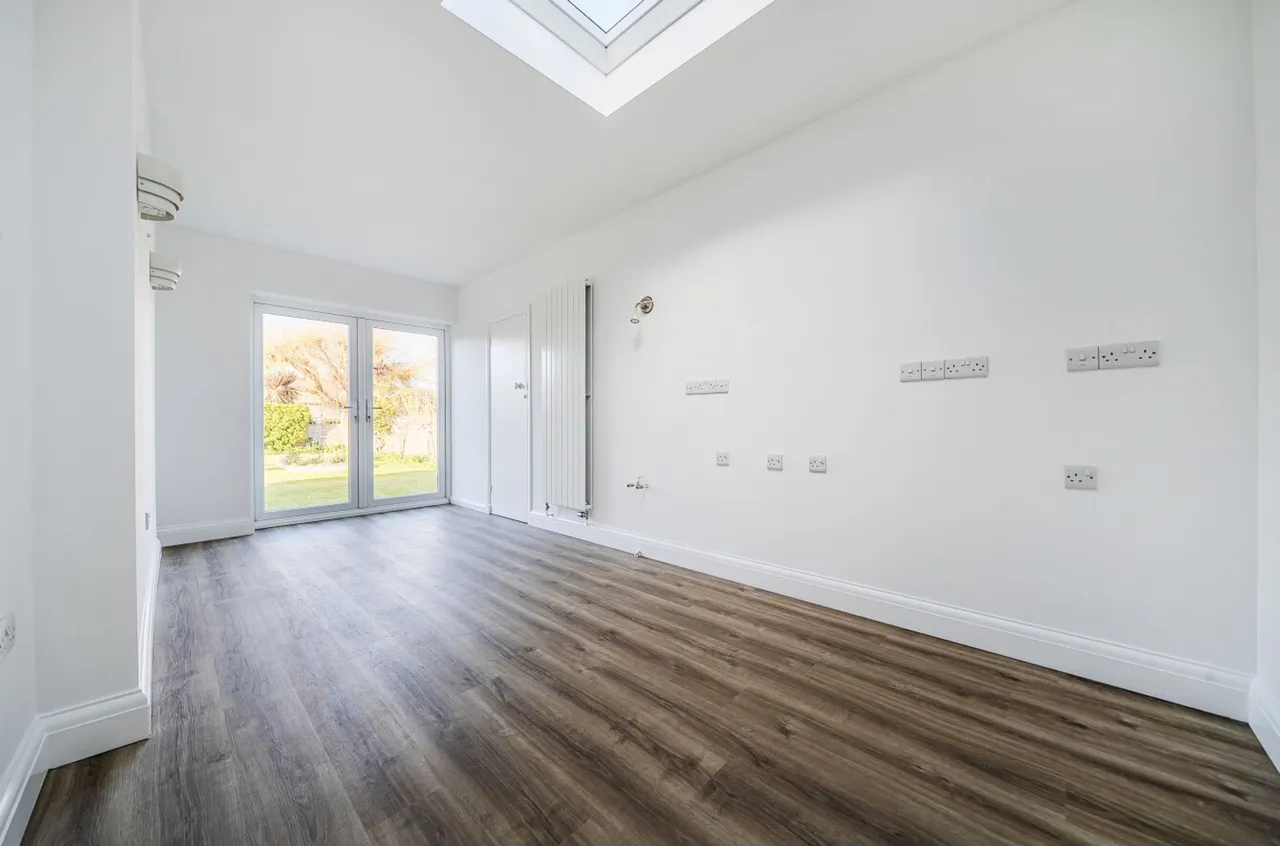 James Street, Selsey, PO20, photo 10