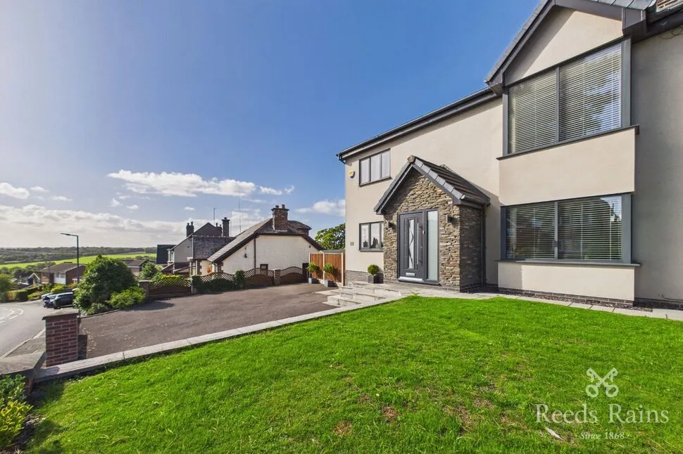 4 bed house for sale, Moss Bank Road, St. Helens, WA11