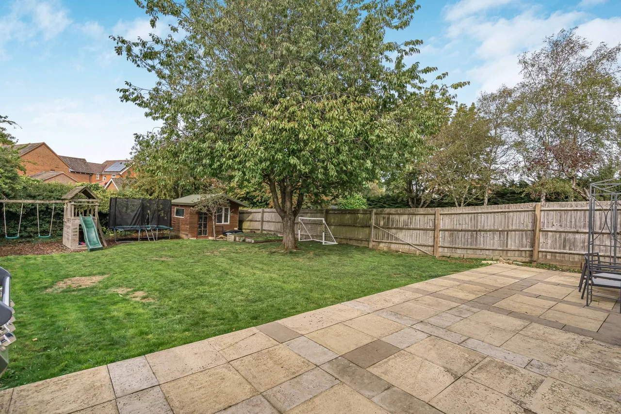 Ashwin Close, Brackley, NN13, photo 22