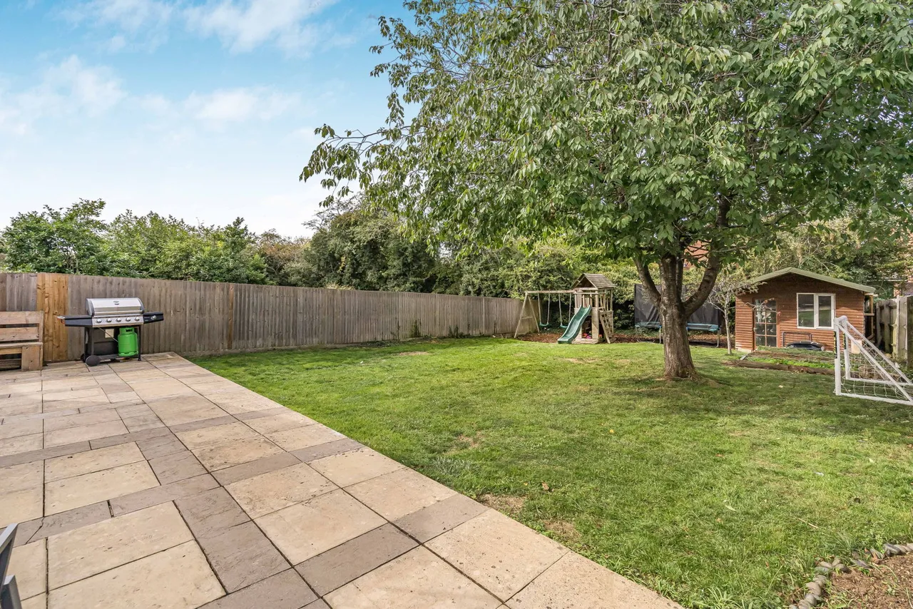 Ashwin Close, Brackley, NN13, photo 23