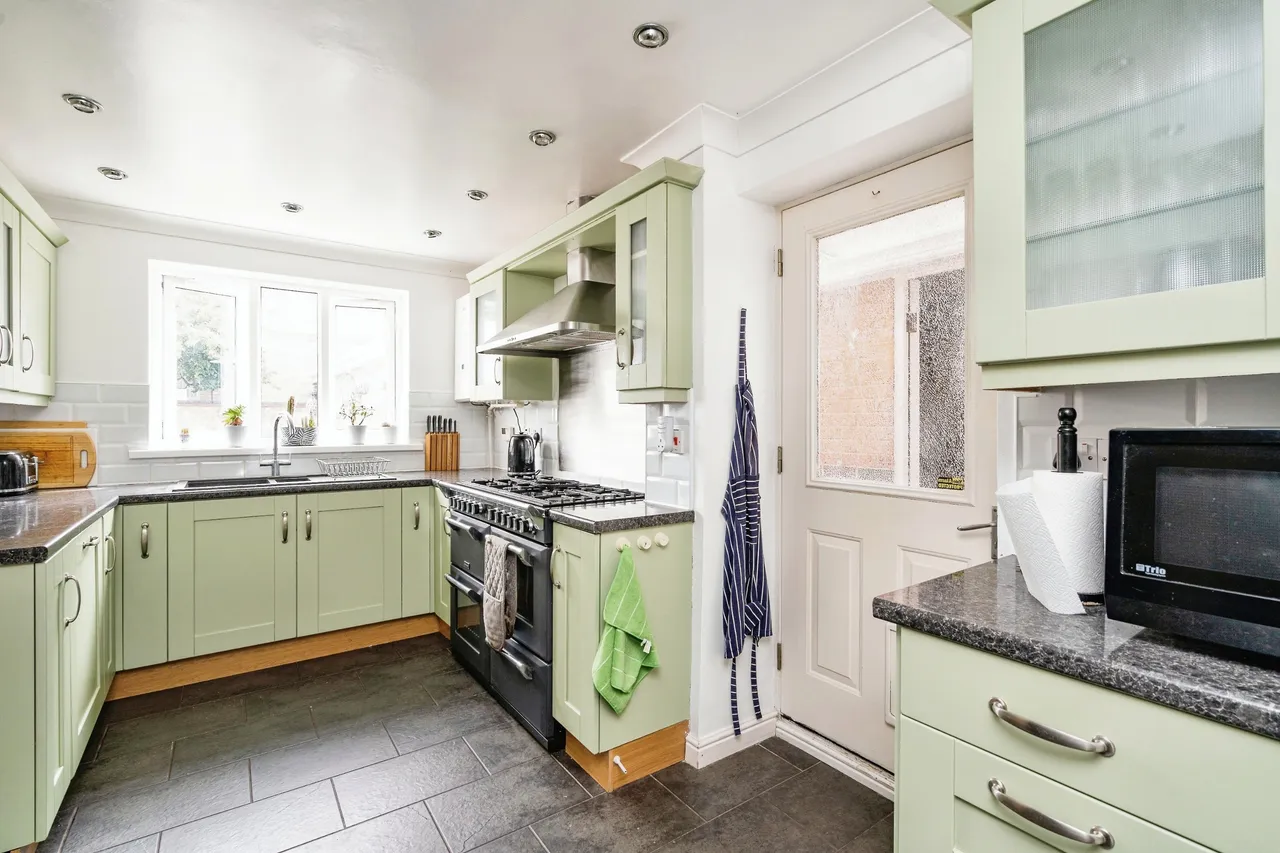 Hazel Road, Attleborough, photo 8
