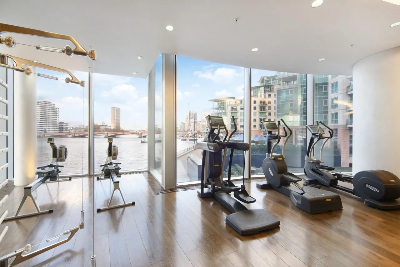 The Tower, St. Georges Wharf, SW8, photo 11