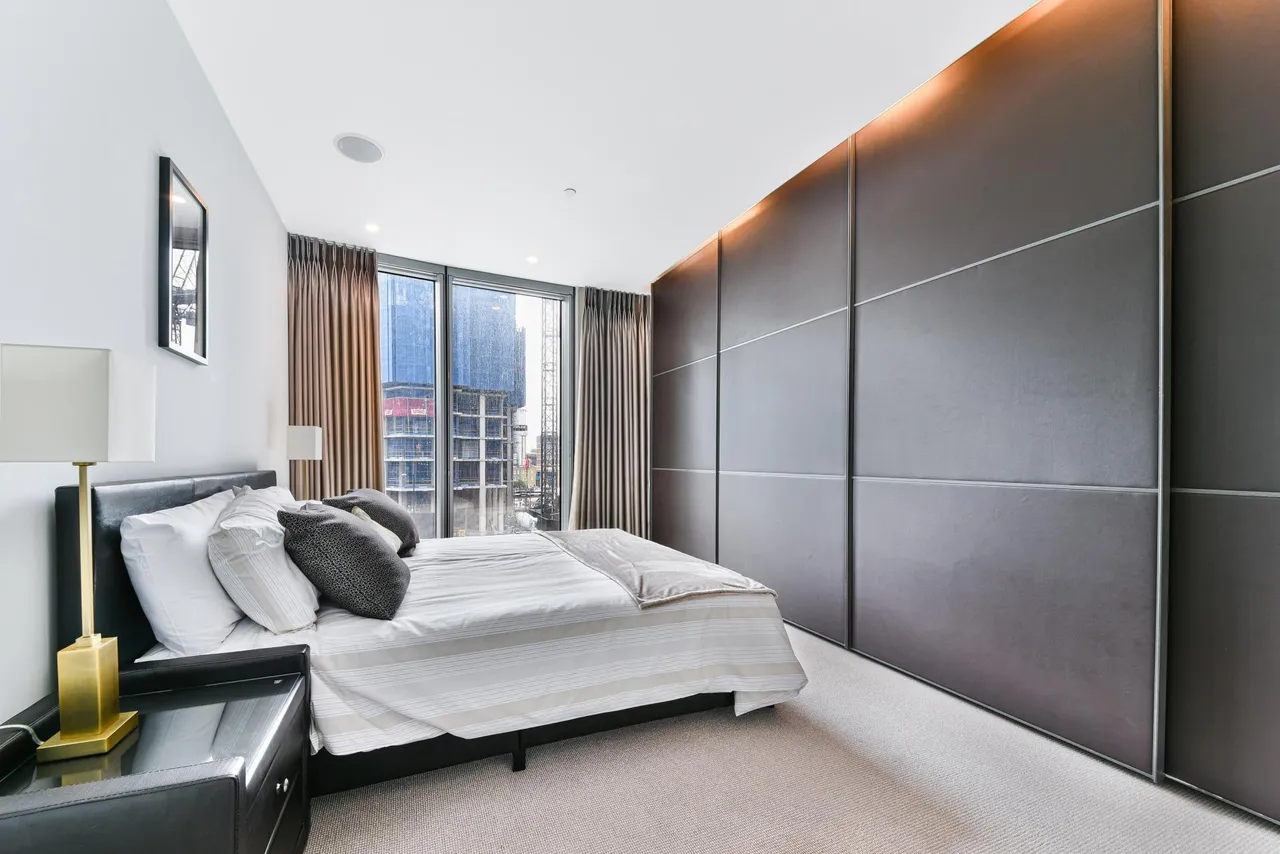 The Tower, St. Georges Wharf, SW8, photo 3