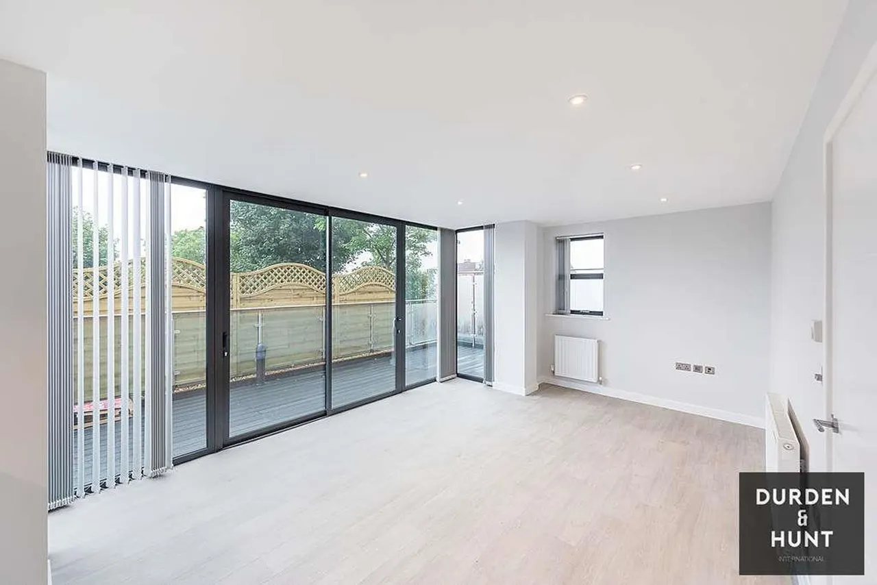 George Lane, London, E18, photo 7
