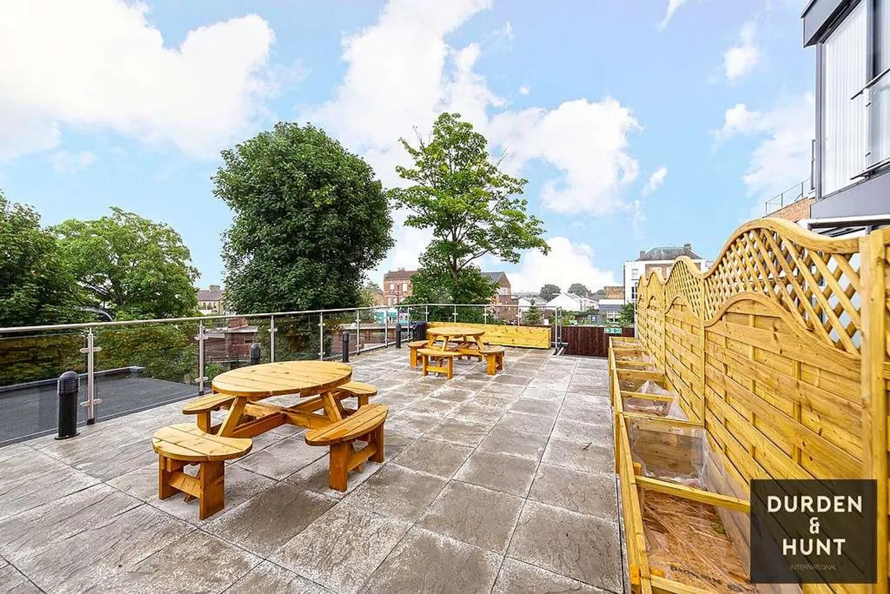 George Lane, London, E18, photo 12