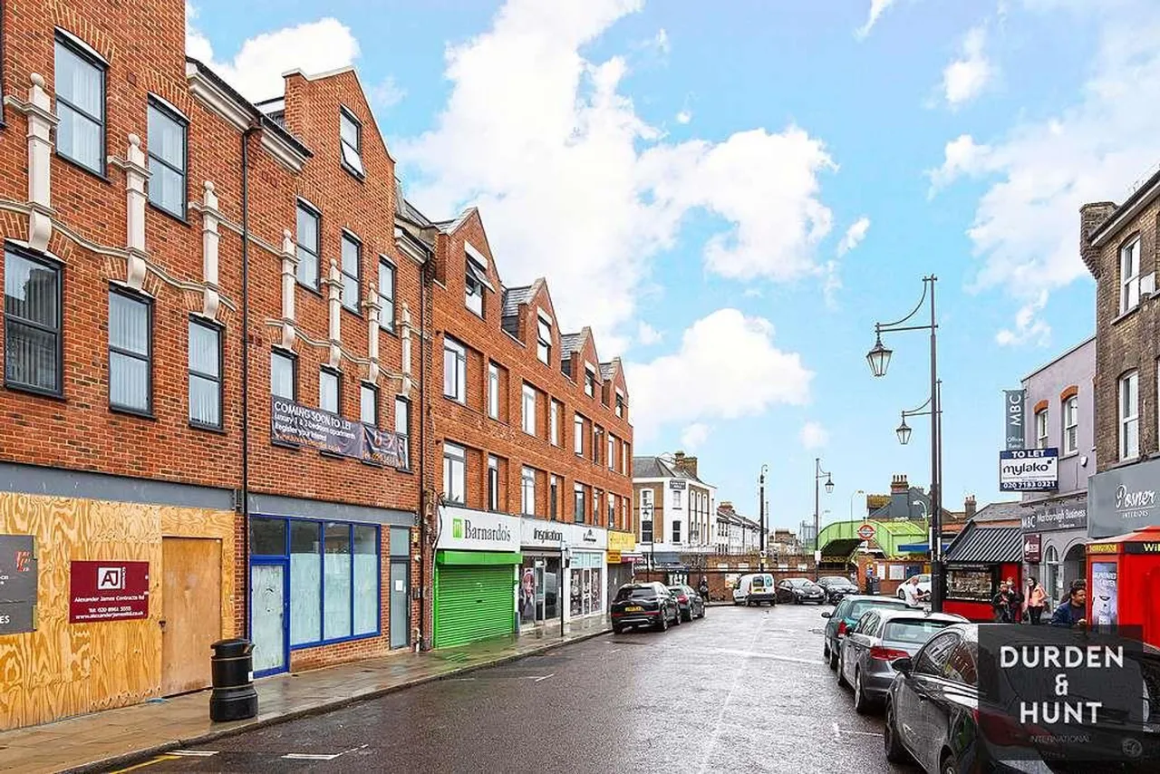George Lane, London, E18, photo 14