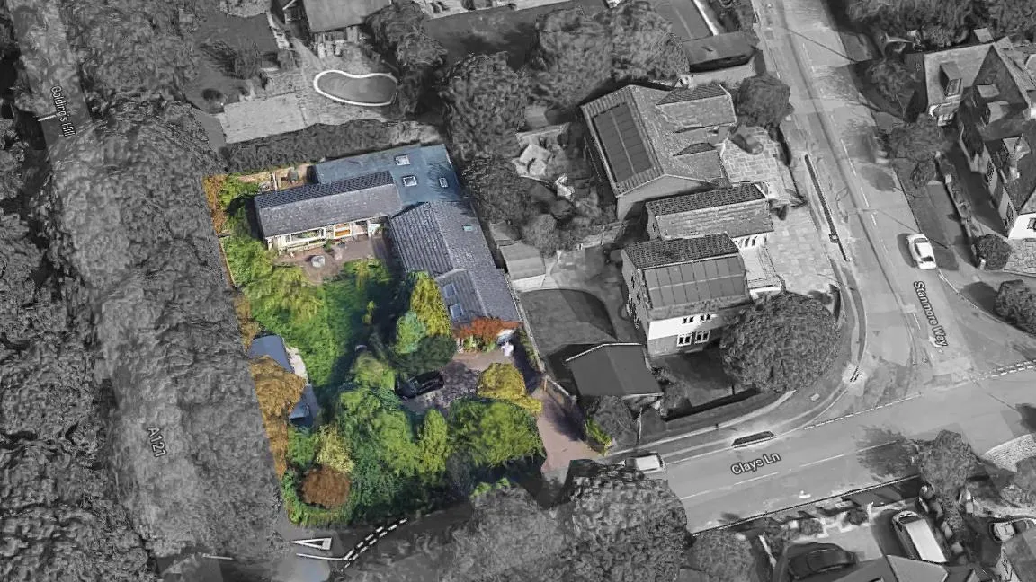 Clays Lane, Loughton, photo 2
