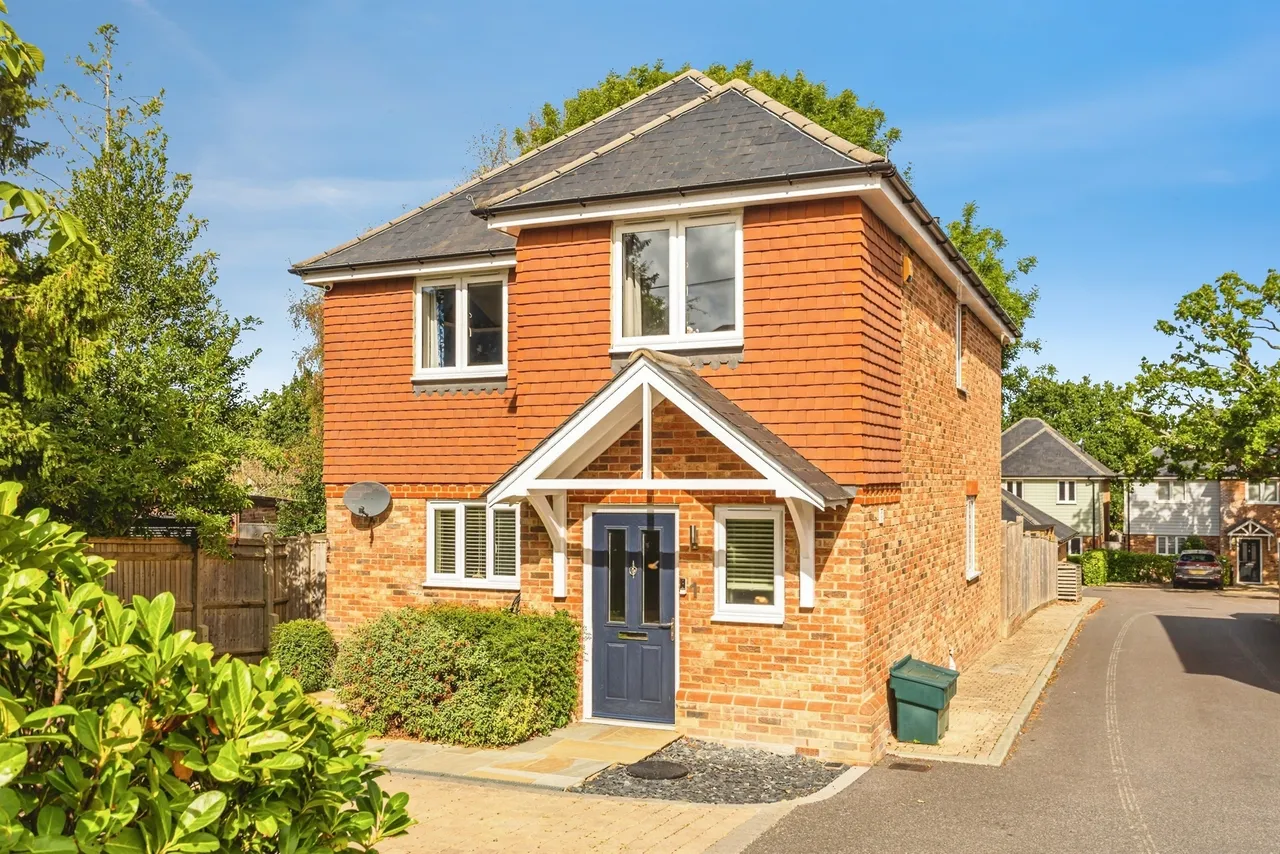Walnut Close, Burgess Hill, RH15, photo 24