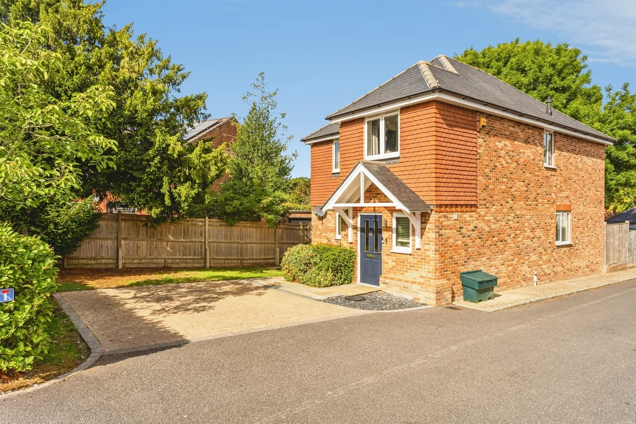 Walnut Close, Burgess Hill, RH15, photo 14