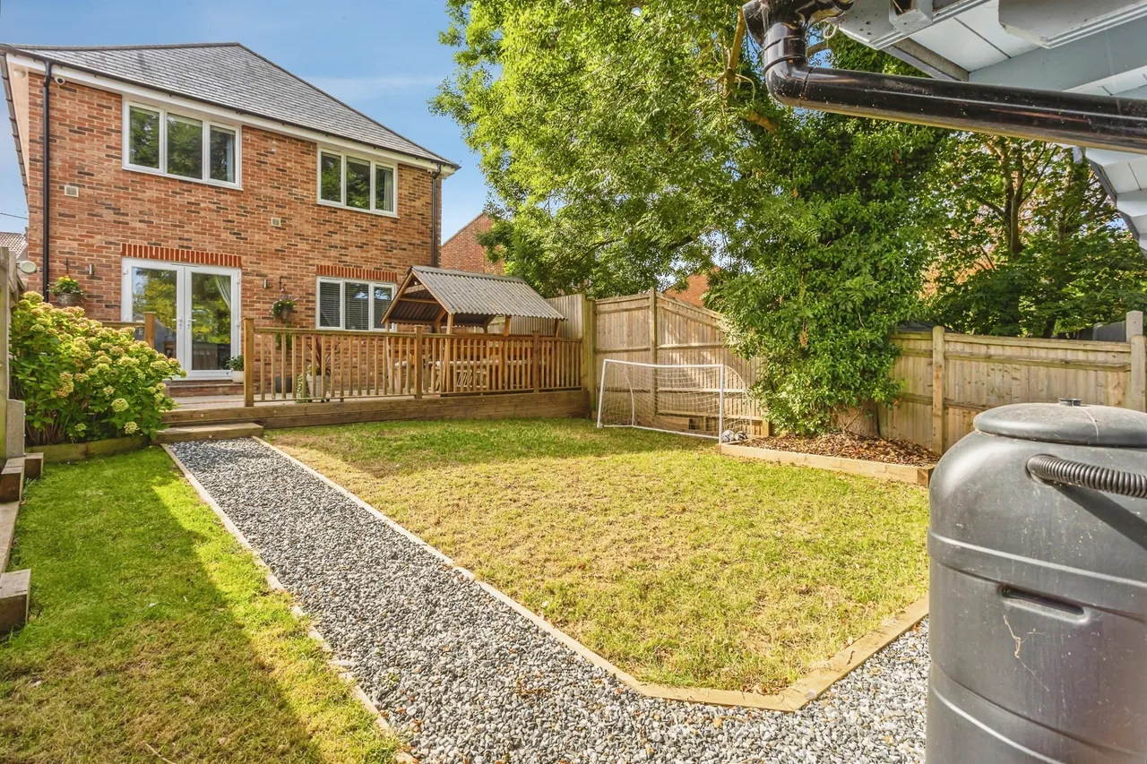 Walnut Close, Burgess Hill, RH15, photo 13