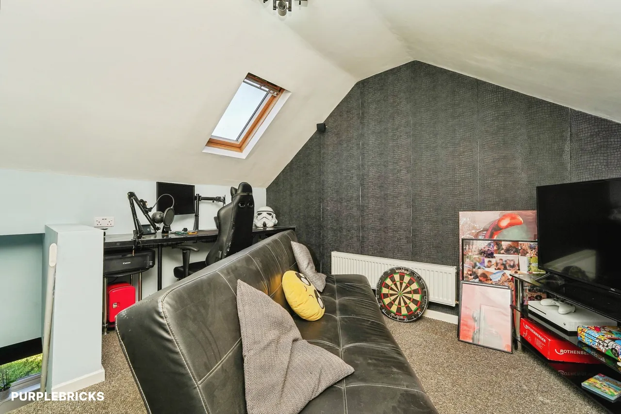 Paygrove Lane, Gloucester, GL2, photo 13