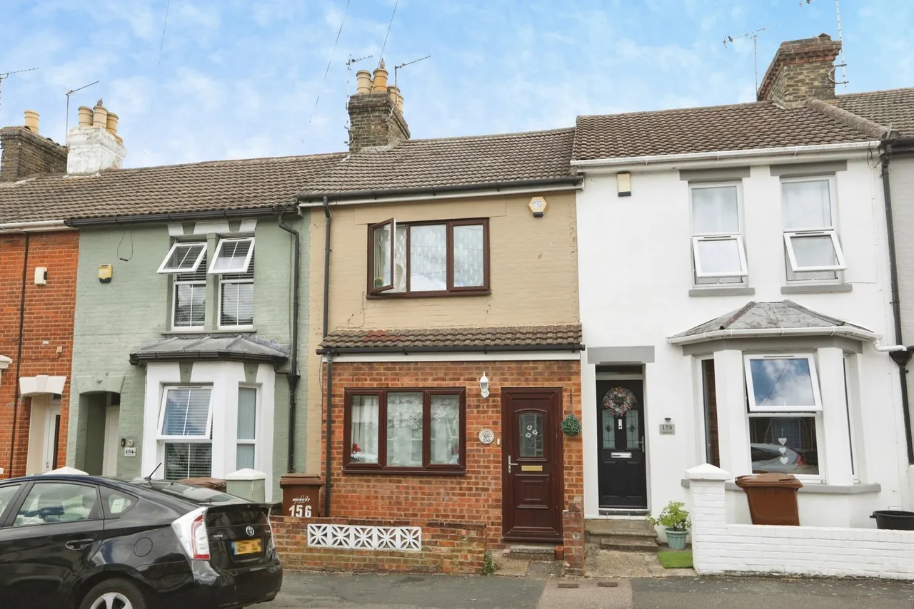 2 bed house for sale, Shakespeare Road, Gillingham, ME7