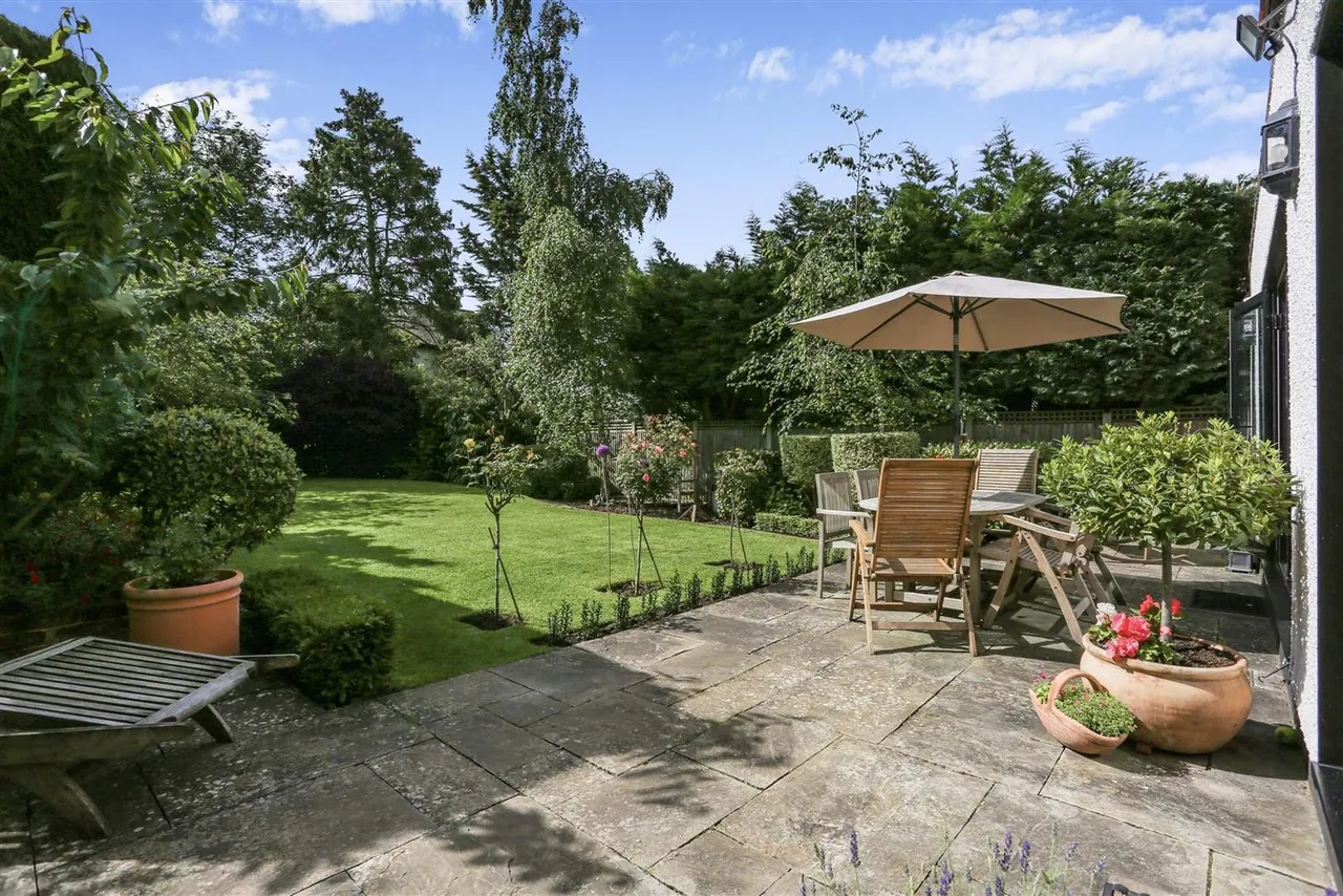 Queensmead Avenue, Ewell, Surrey, KT17 3EQ, photo 11